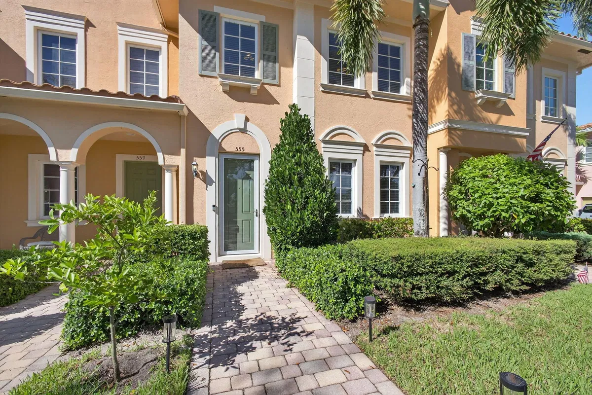Canterbury Place Residence photo 4