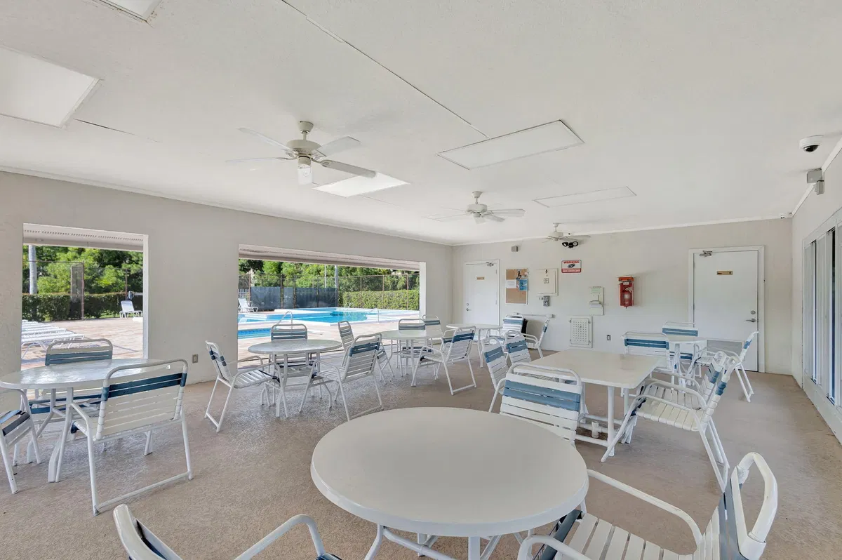 Residence photo 85