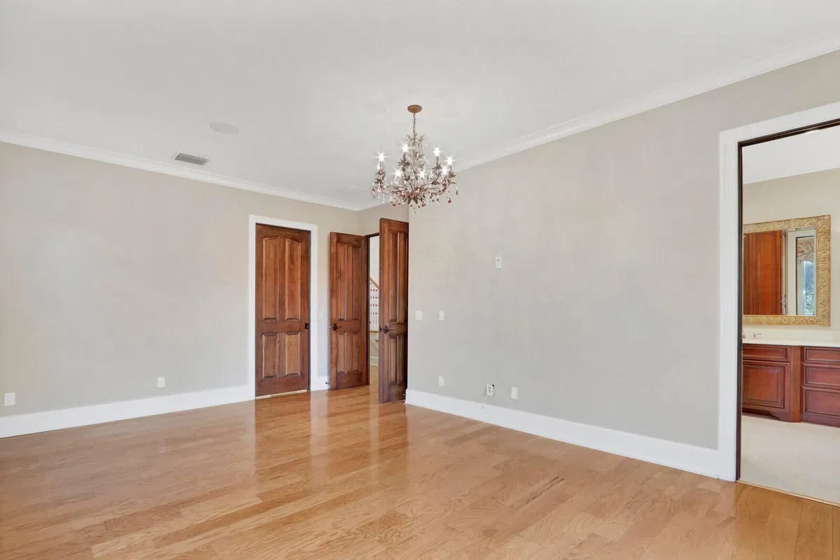 Residence photo 25