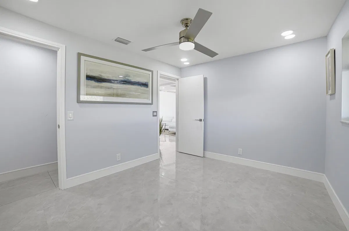 Unit 142 photo 37