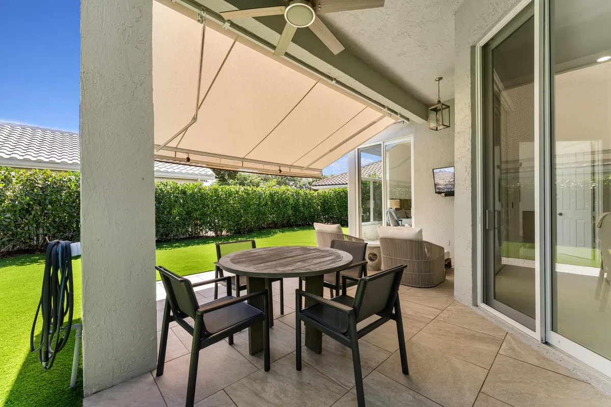 Woodfield Country Club Residence photo 40