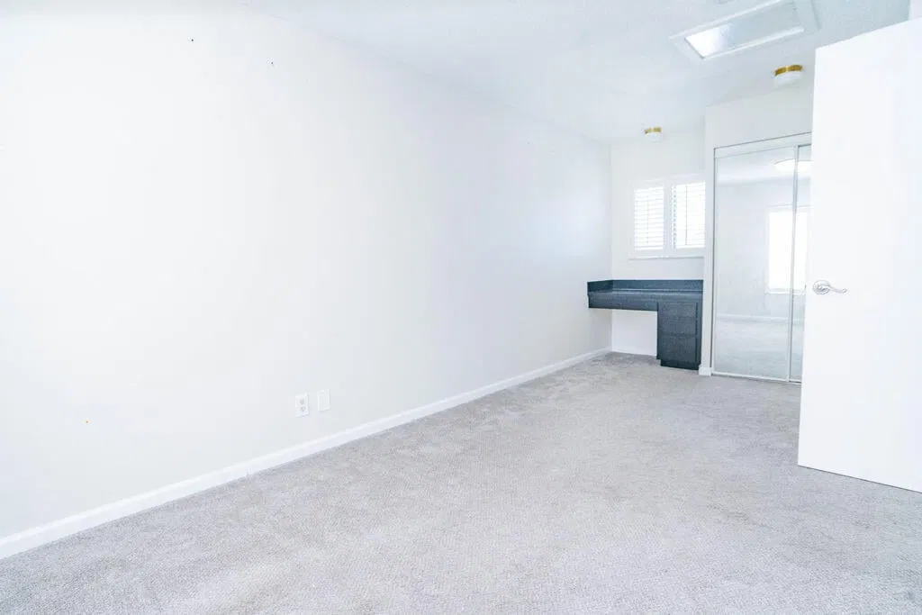 Unit 124 photo 25