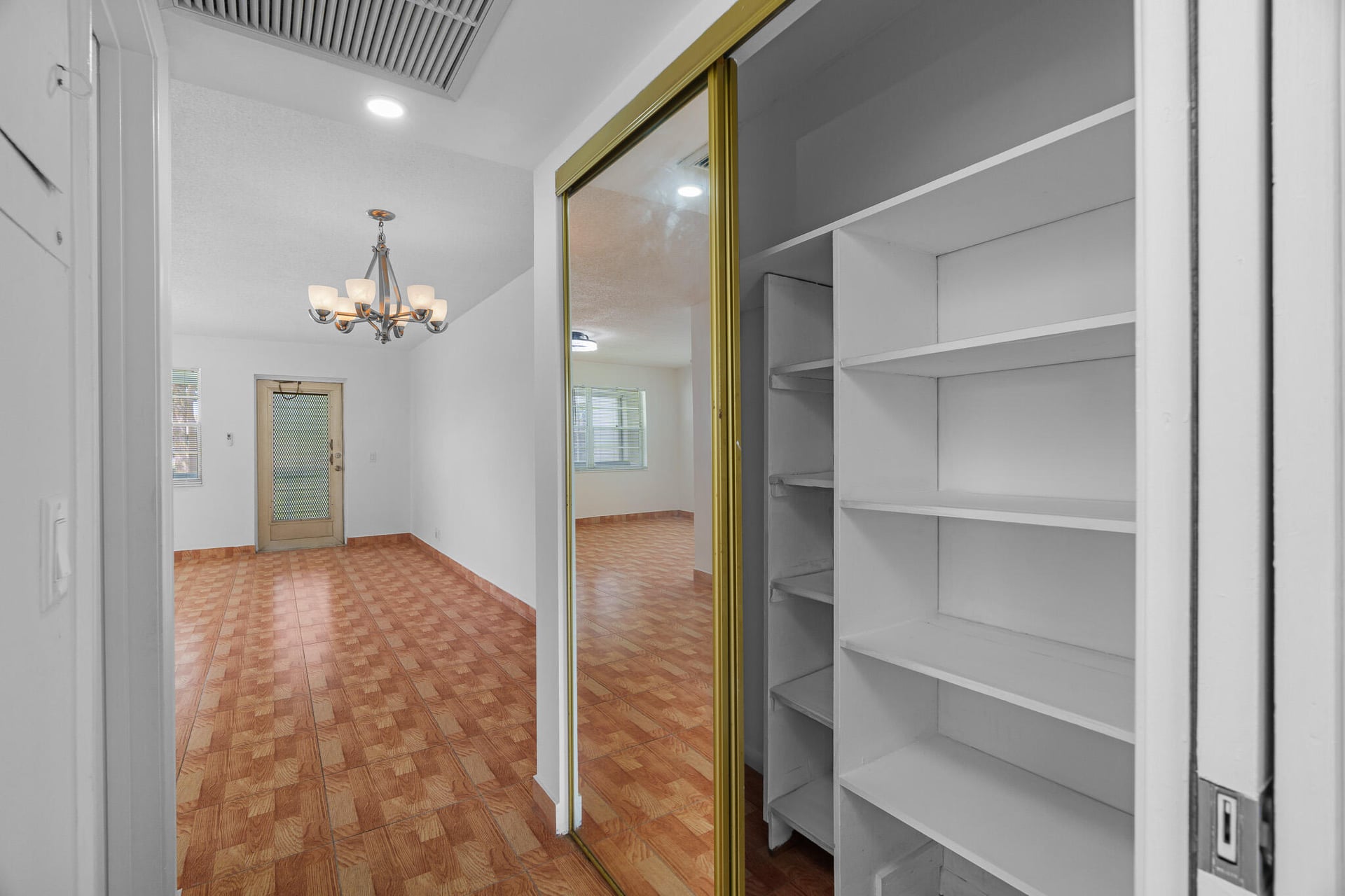 Residence photo 19