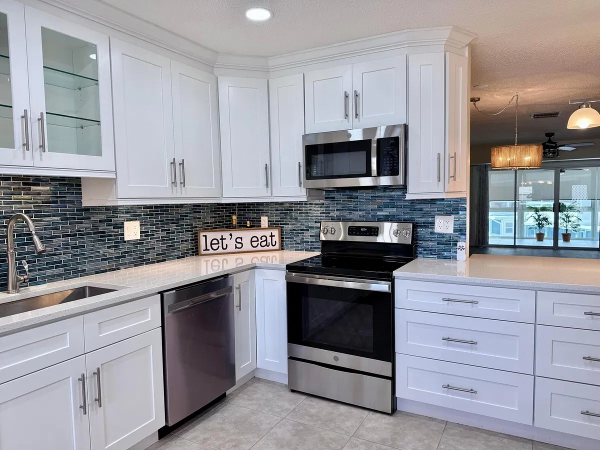 Unit 202 photo 4