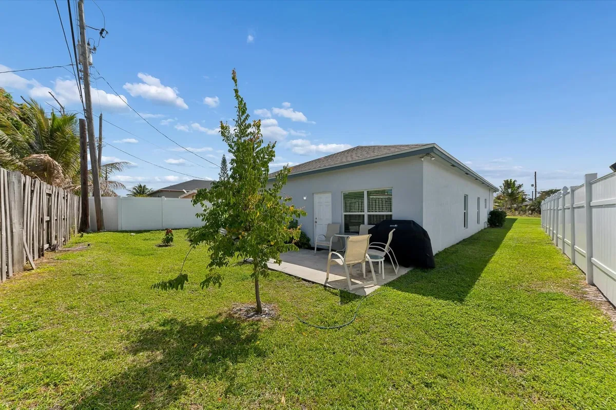  Residence photo 34