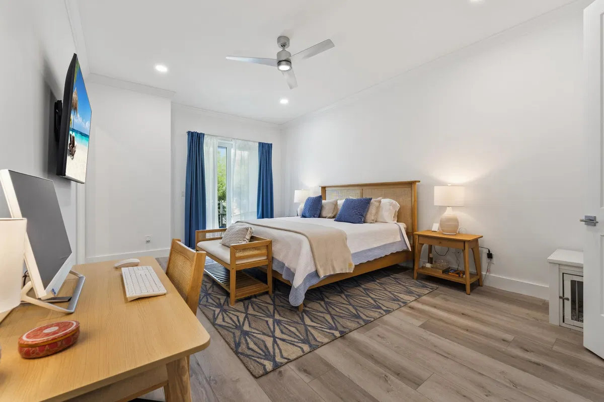 Residence photo 16