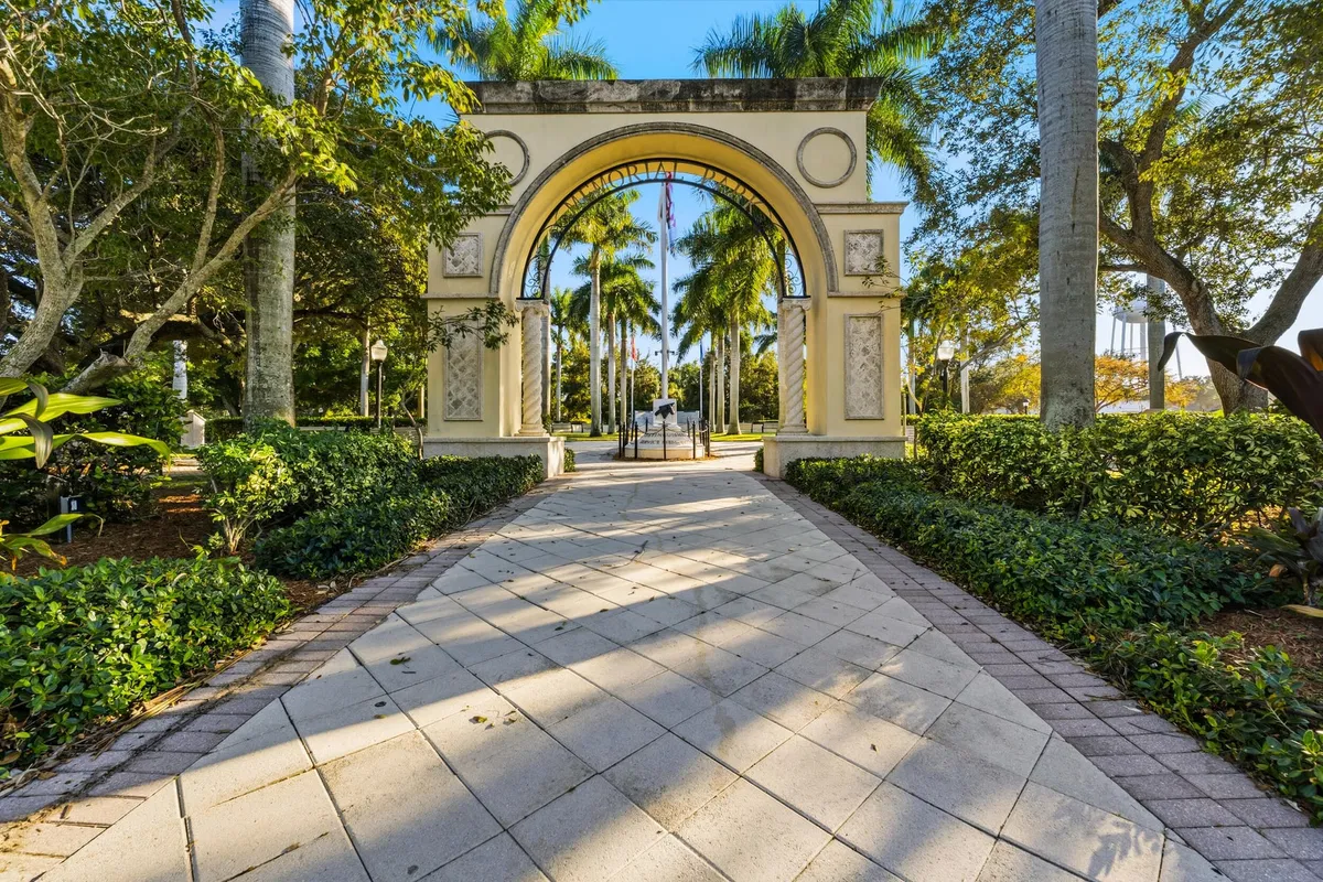Residence photo 43