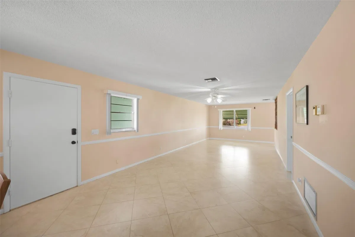 Unit 602 photo 10