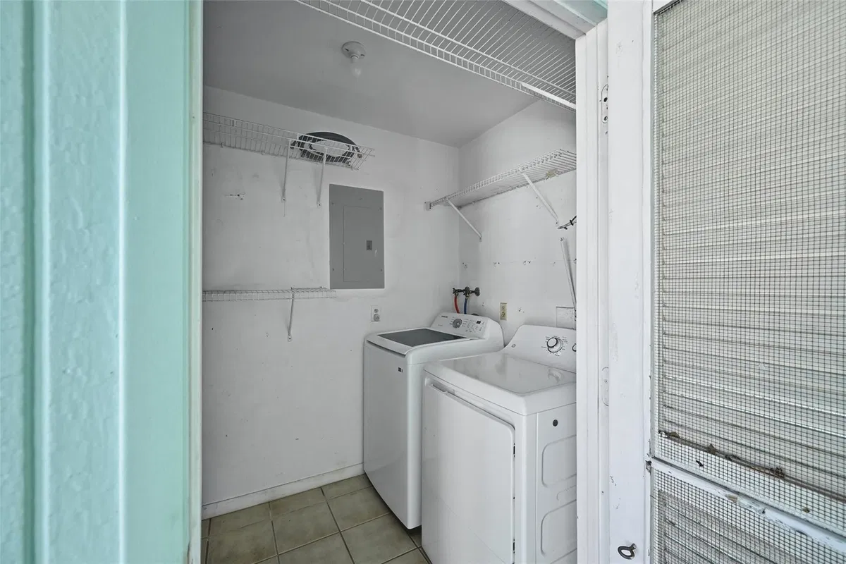 Unit 602 photo 28