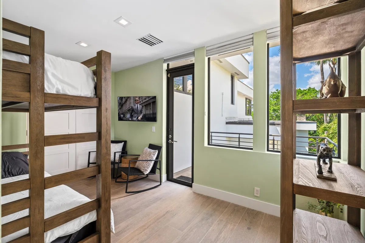 Residence photo 43