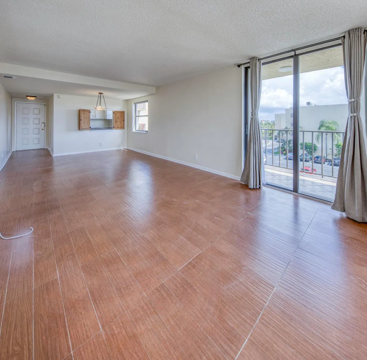Unit 412 photo 7