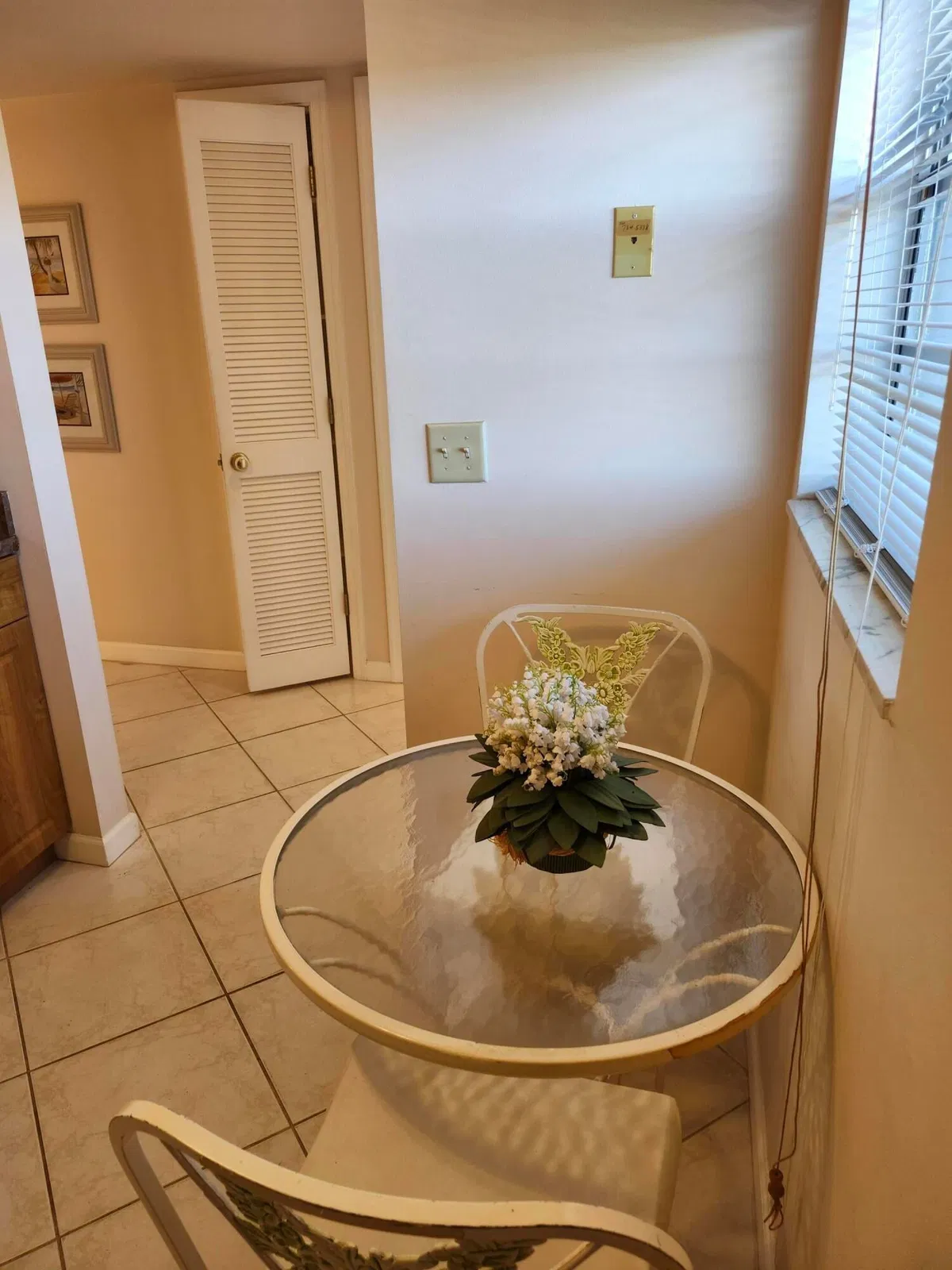 Unit 408 photo 4