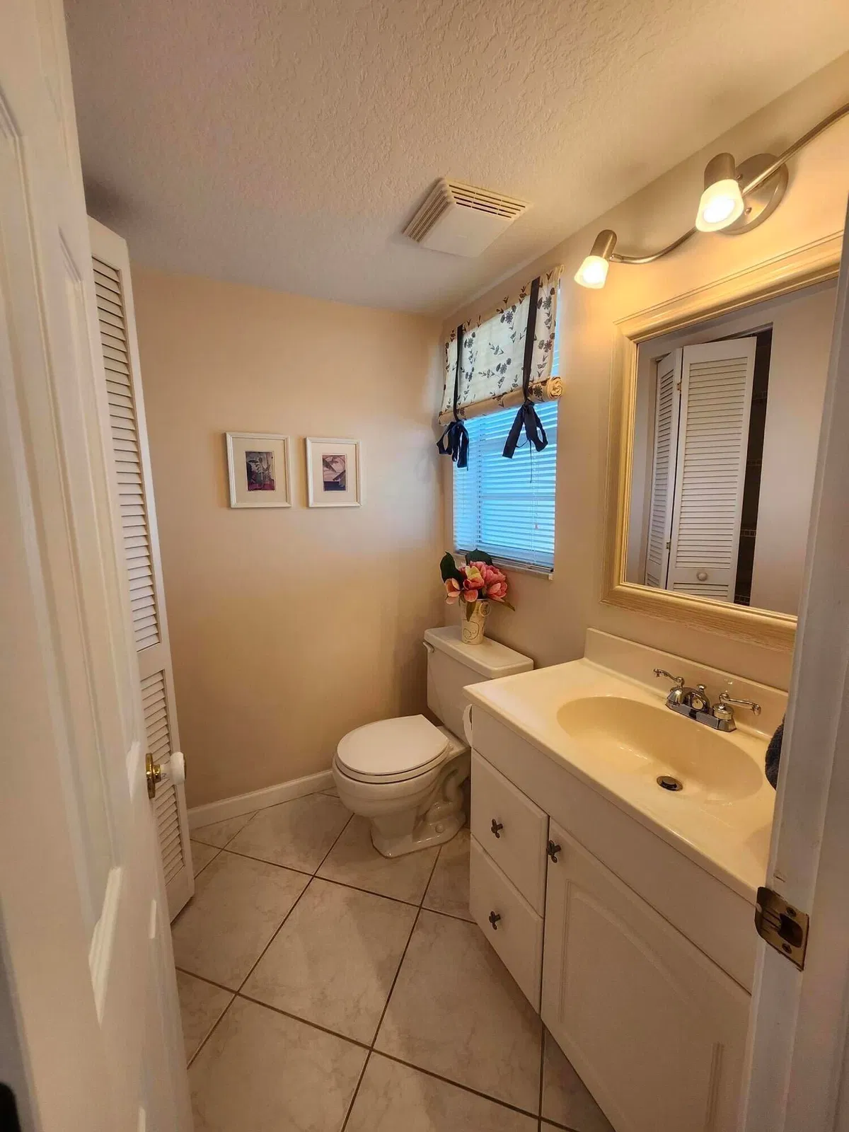 Unit 408 photo 7