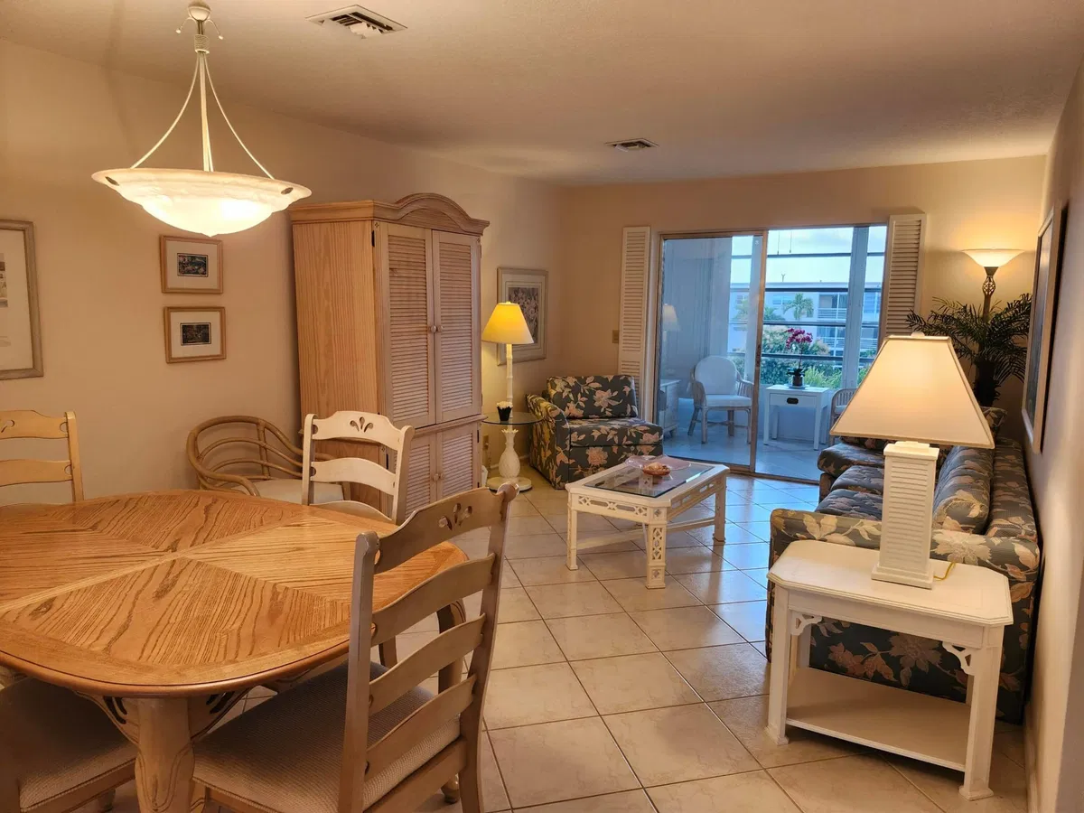 Unit 408 photo 10