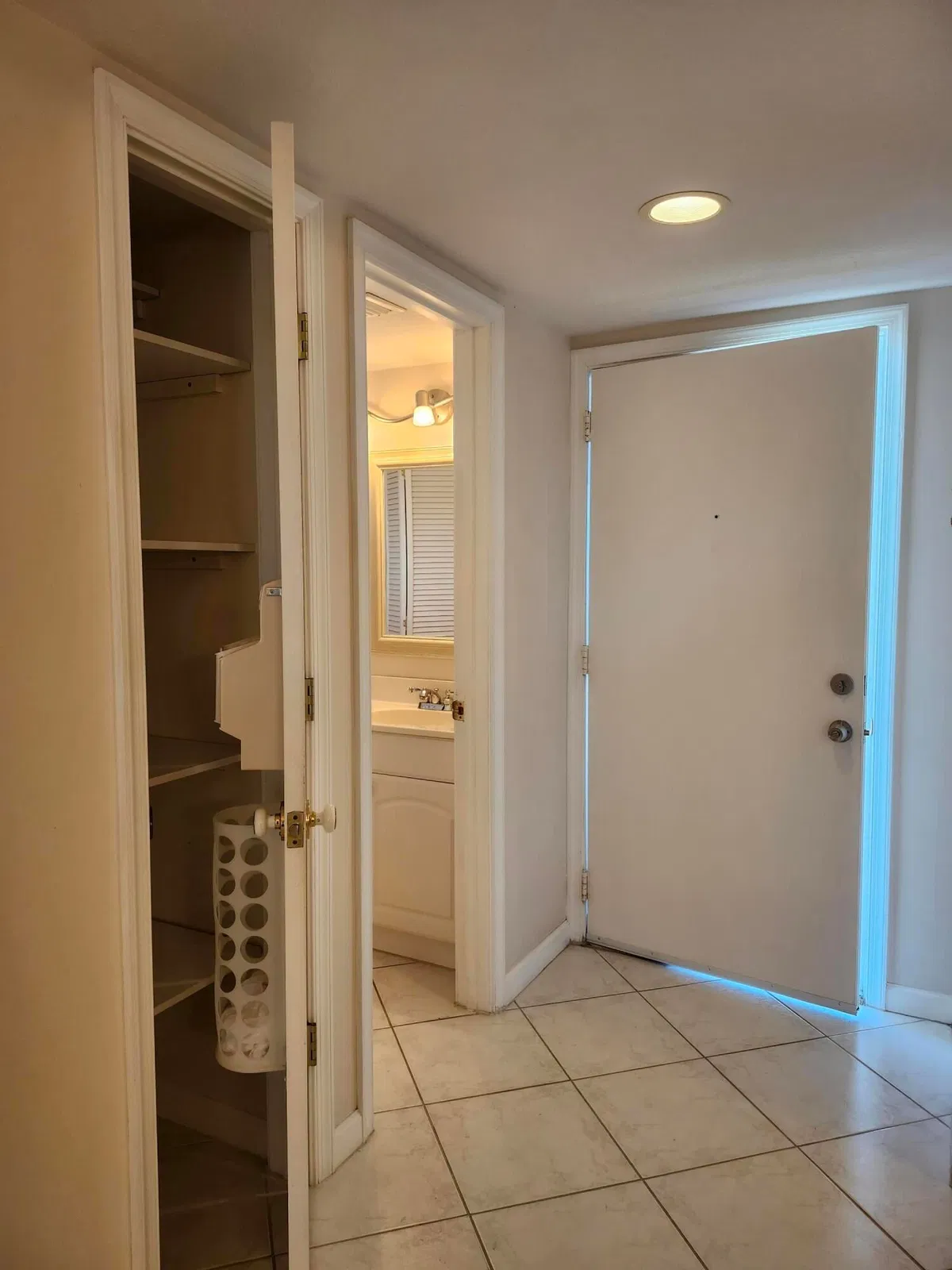 Unit 408 photo 22