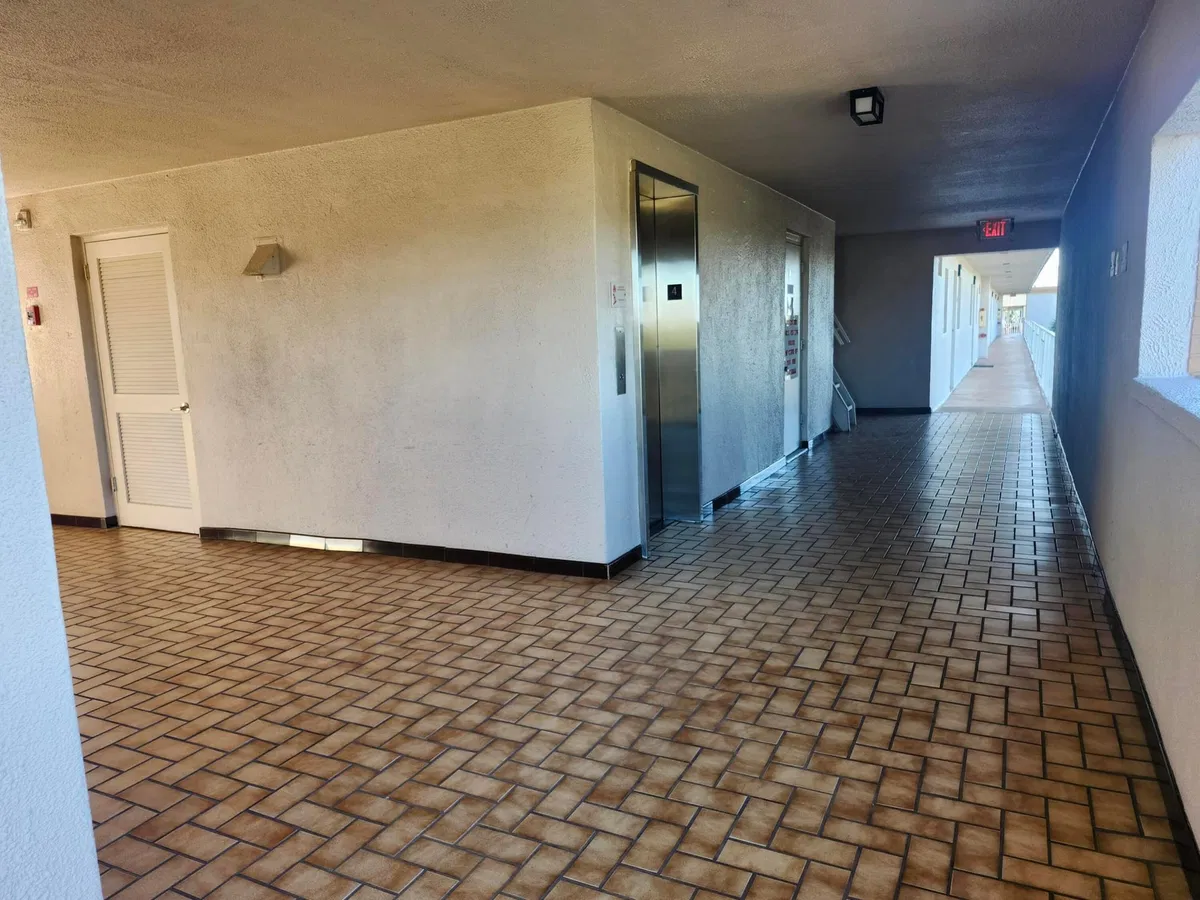 Unit 408 photo 28