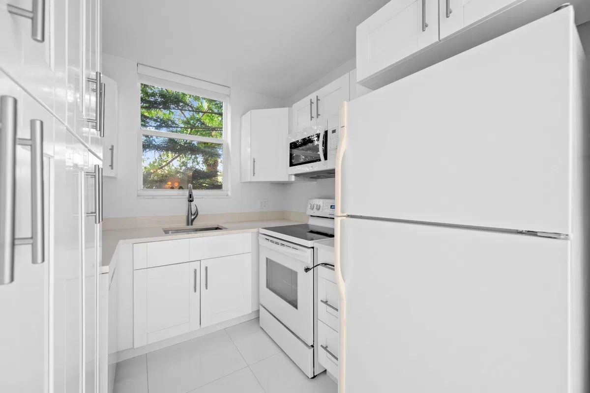 In-Town Palm Beach Unit 2010 photo 7