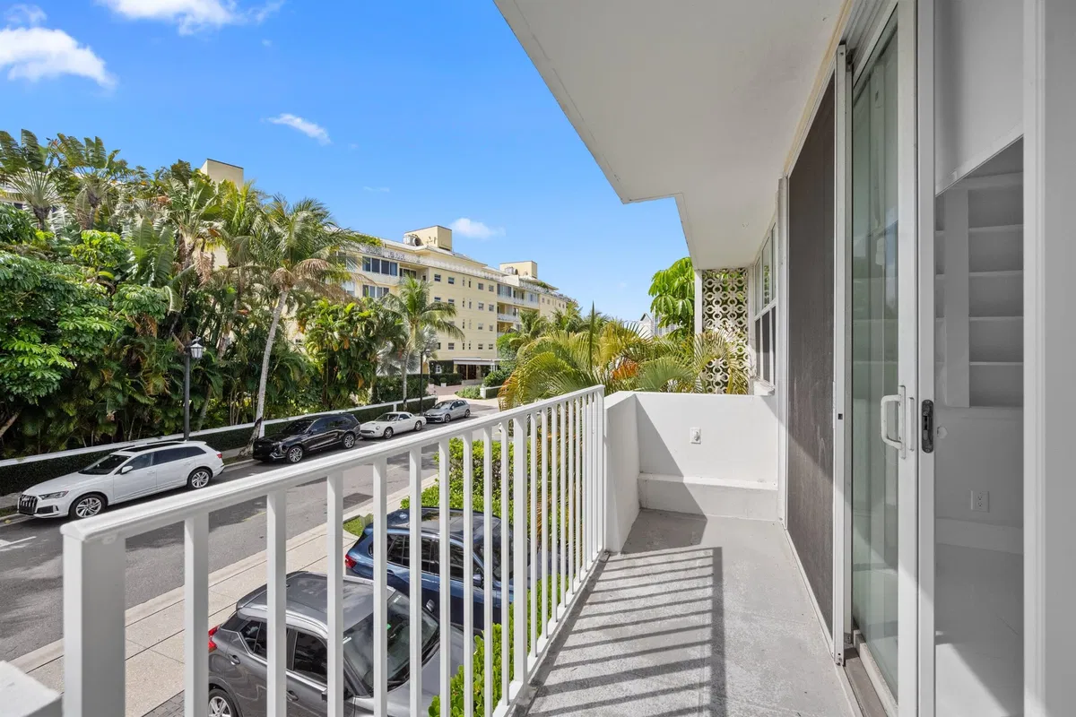 In-Town Palm Beach Unit 2010 photo 28