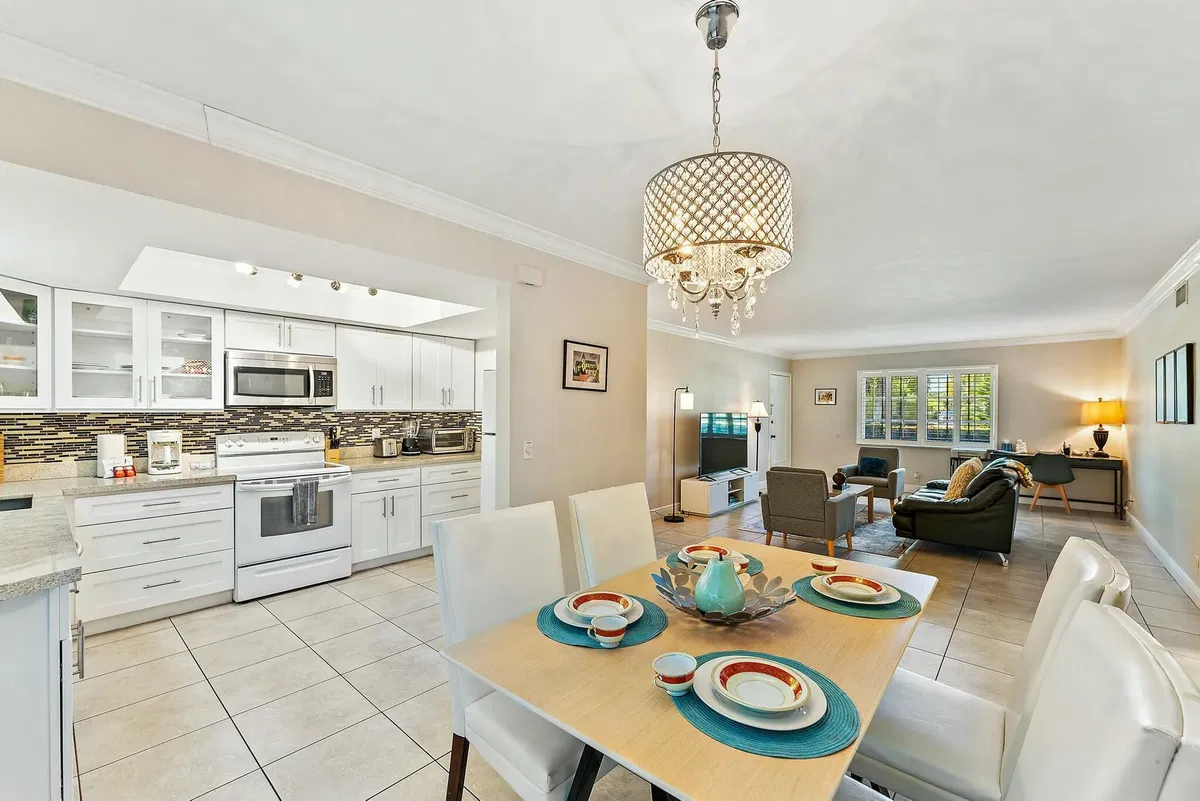 Singer Island Residence photo 7