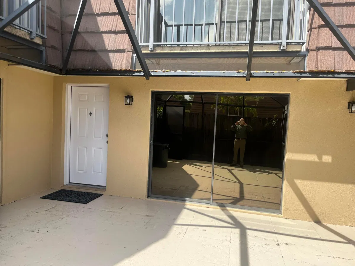 Residence photo 16