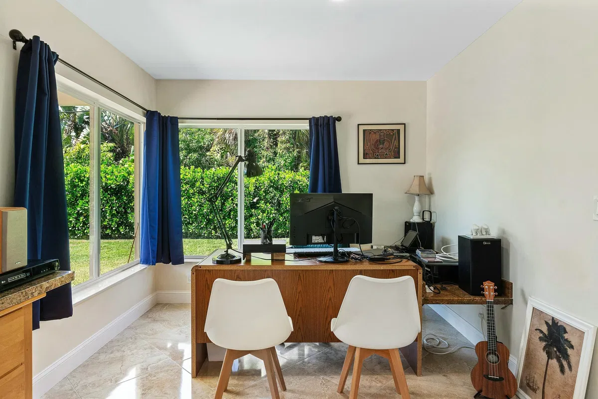  Residence photo 25