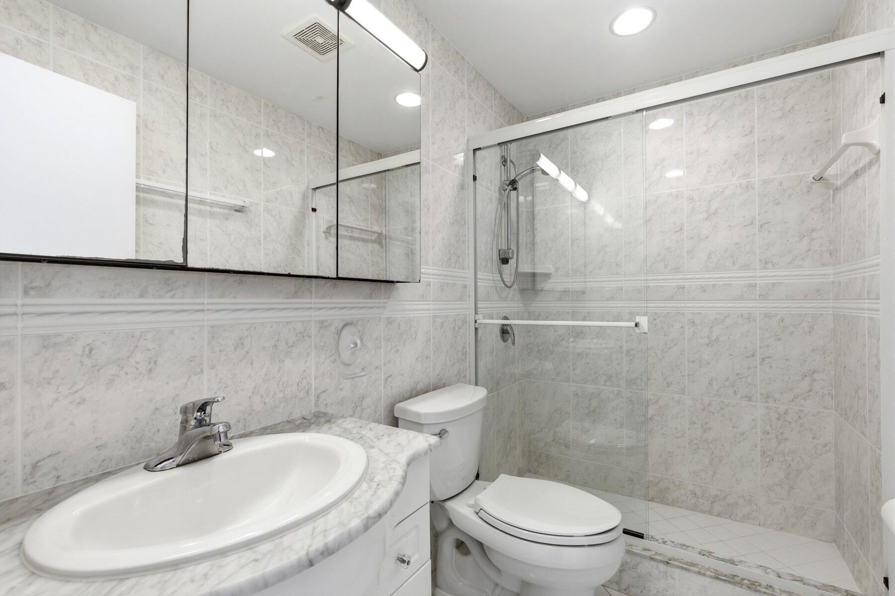  Unit 0240 photo 22