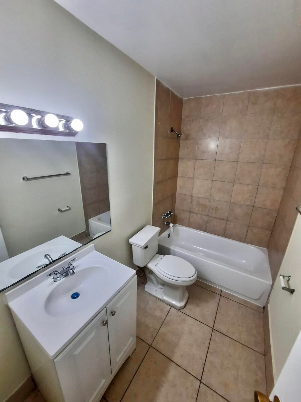  Unit 208 photo 7