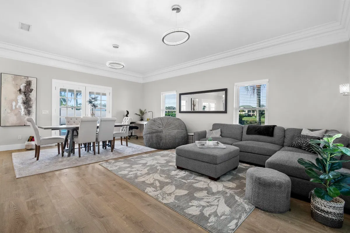 Residence photo 19