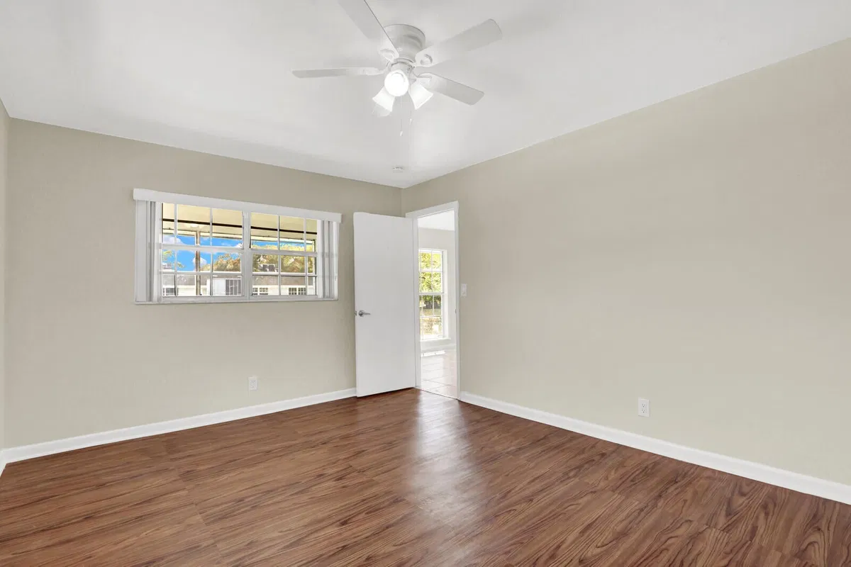 Unit Apt 201 photo 13