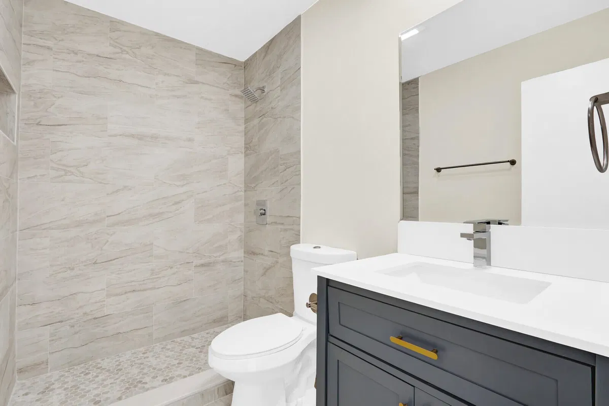 Unit Apt 201 photo 19