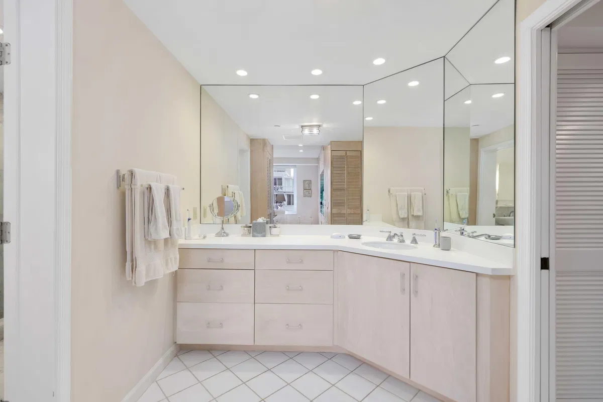 Palm Beach Biltmore Unit 415 photo 13