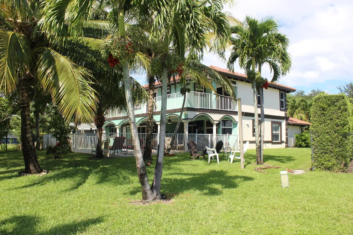 Residence photo 4