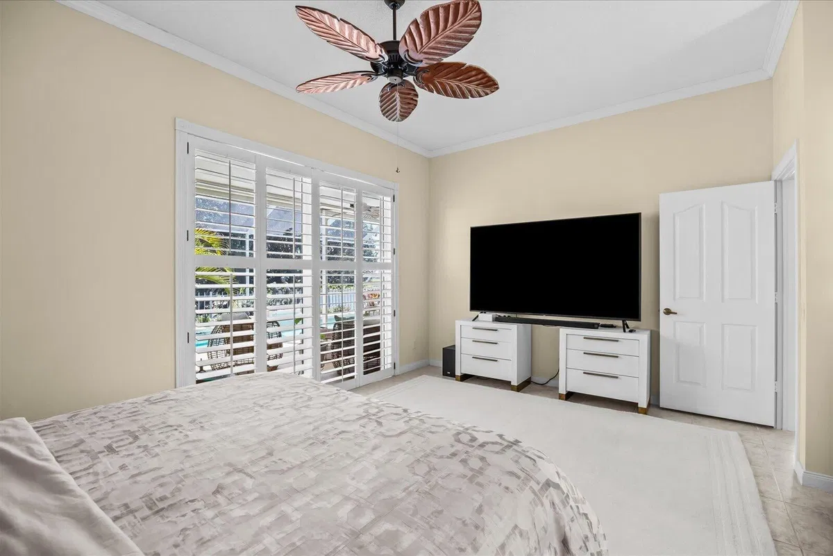Residence photo 25