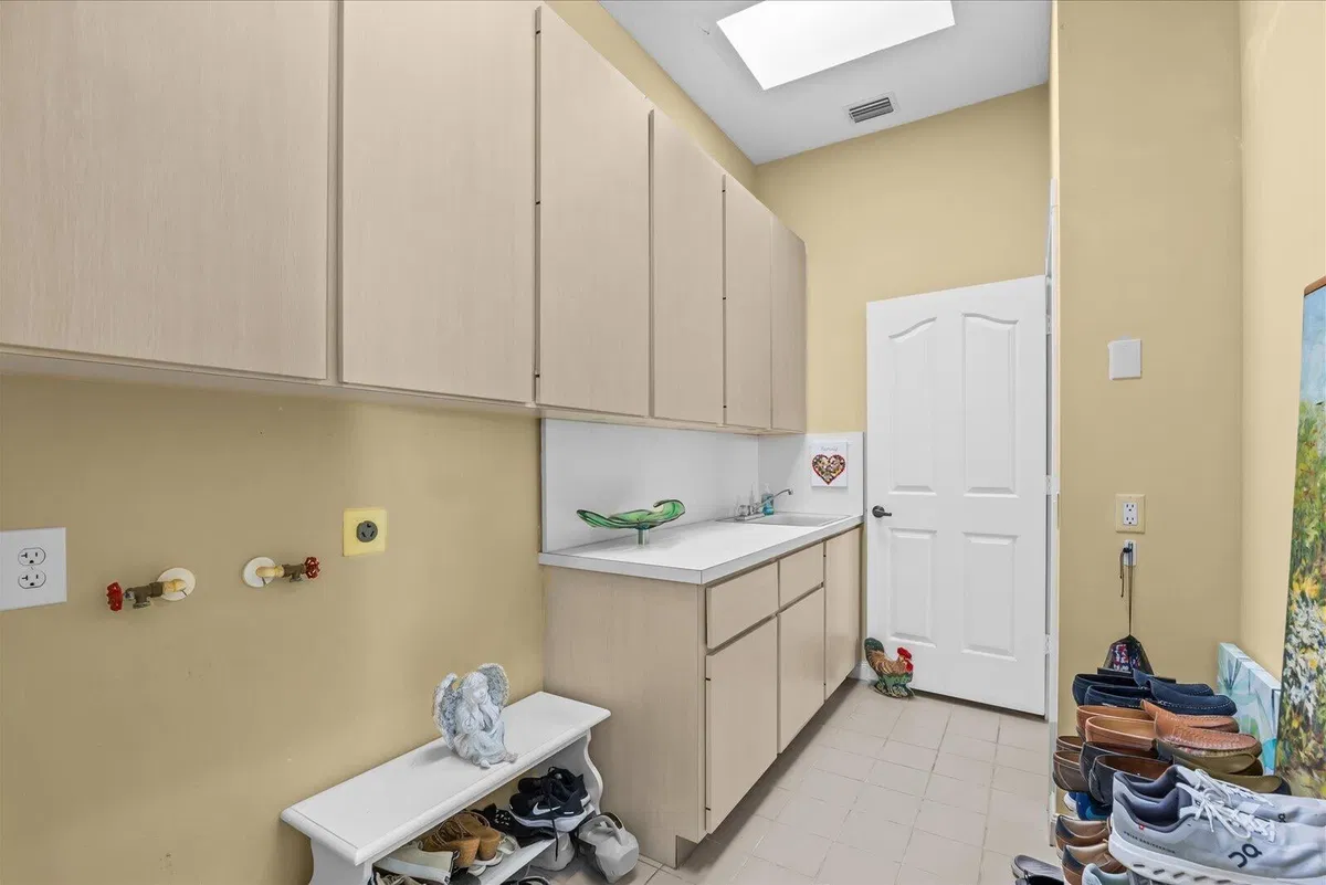 Residence photo 34