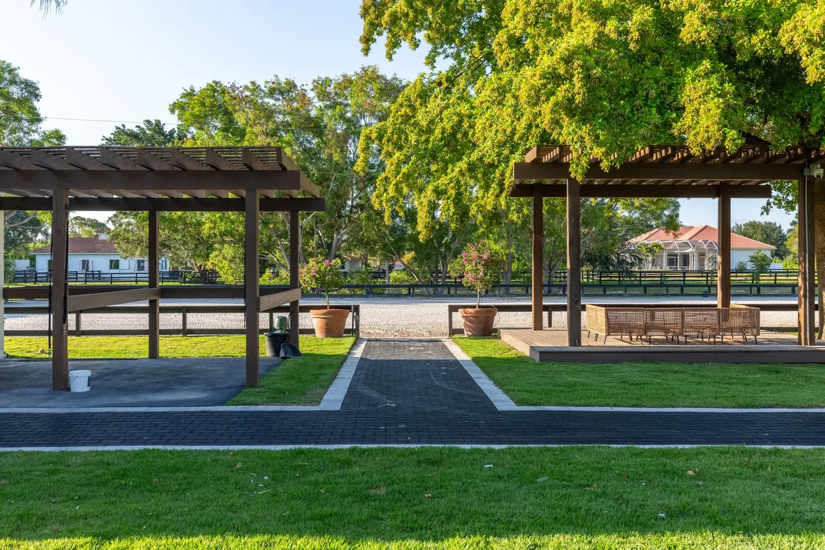 Saddle Trail Park Residence