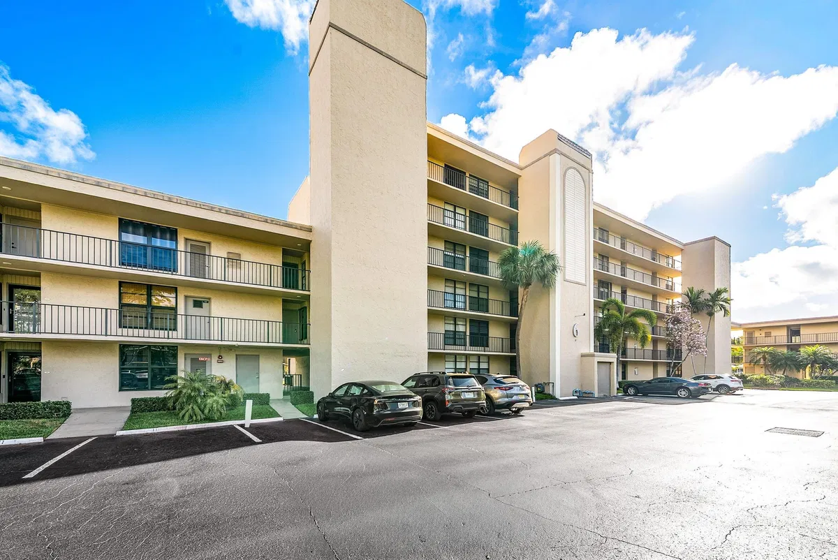 Boca Raton Unit 605 photo 4