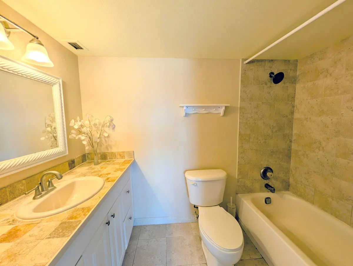 Unit 509 photo 10