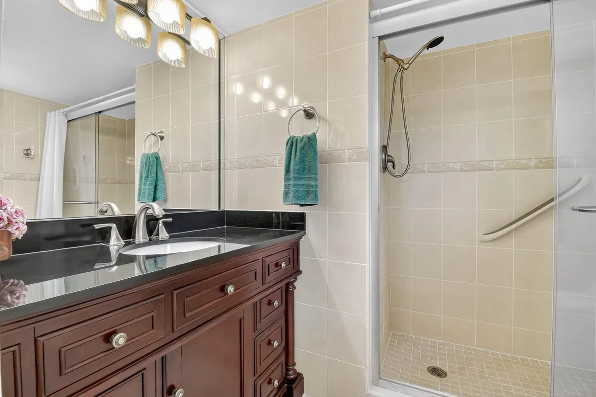 Unit 206 photo 31