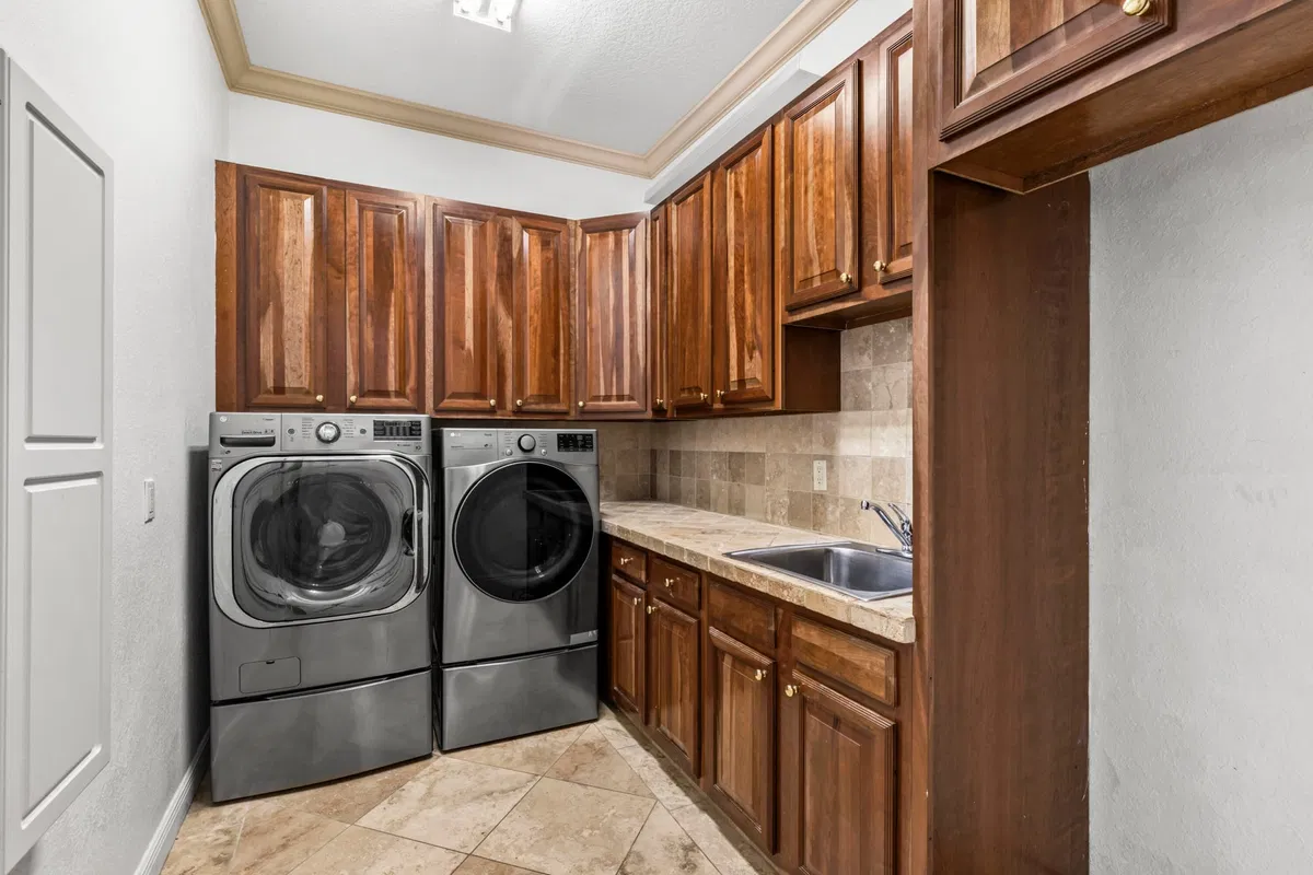  Residence photo 46