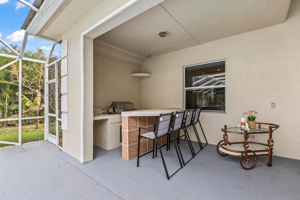  Residence photo 49