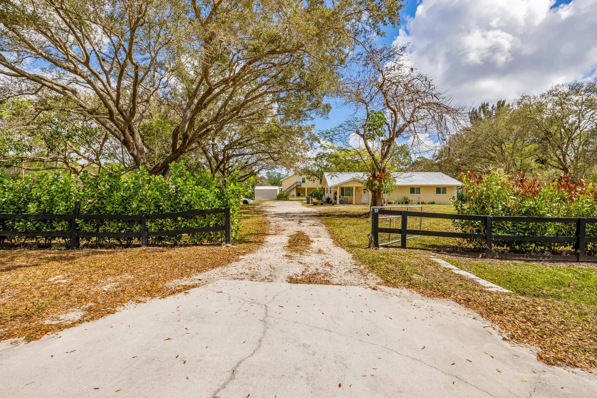 Residence photo 4