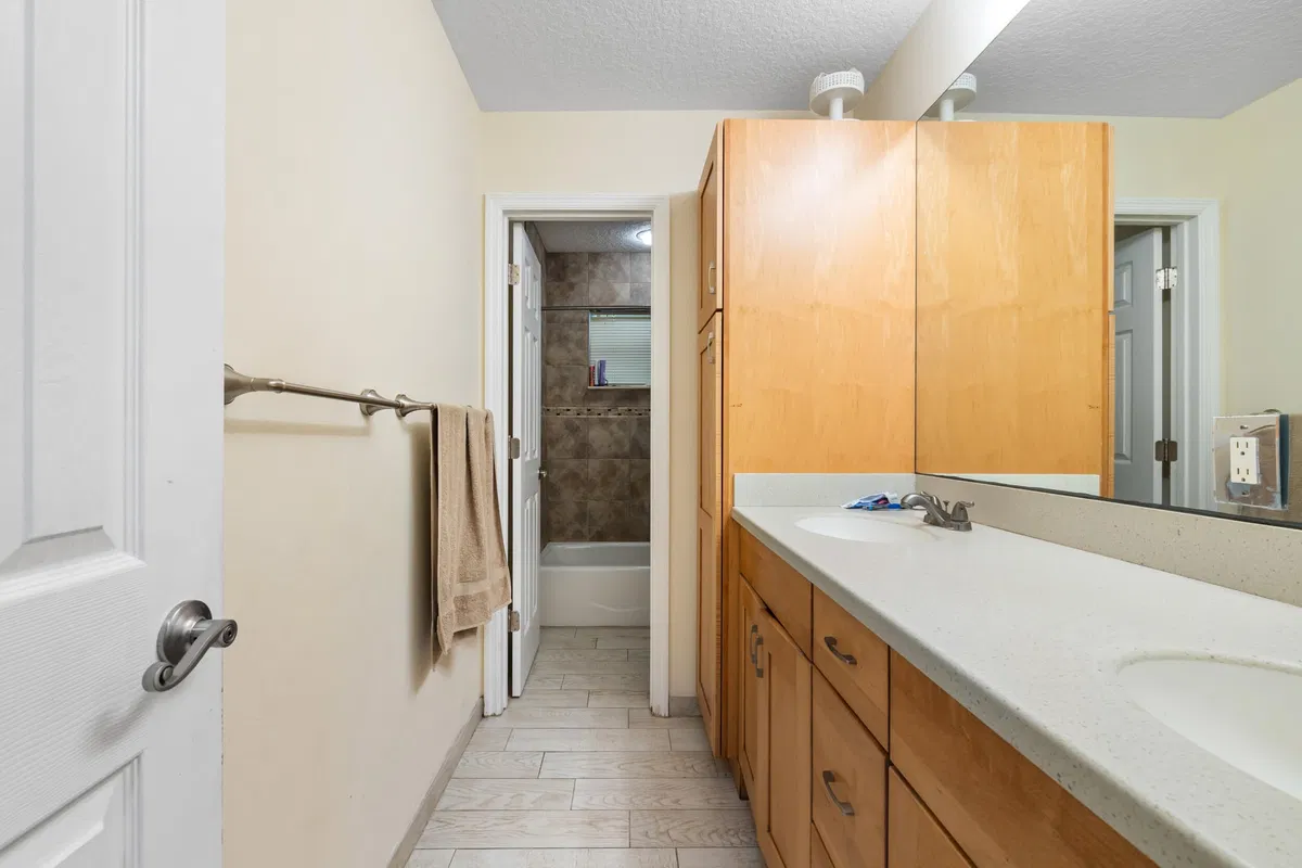 Residence photo 25