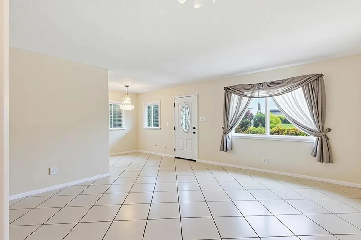 Residence photo 4