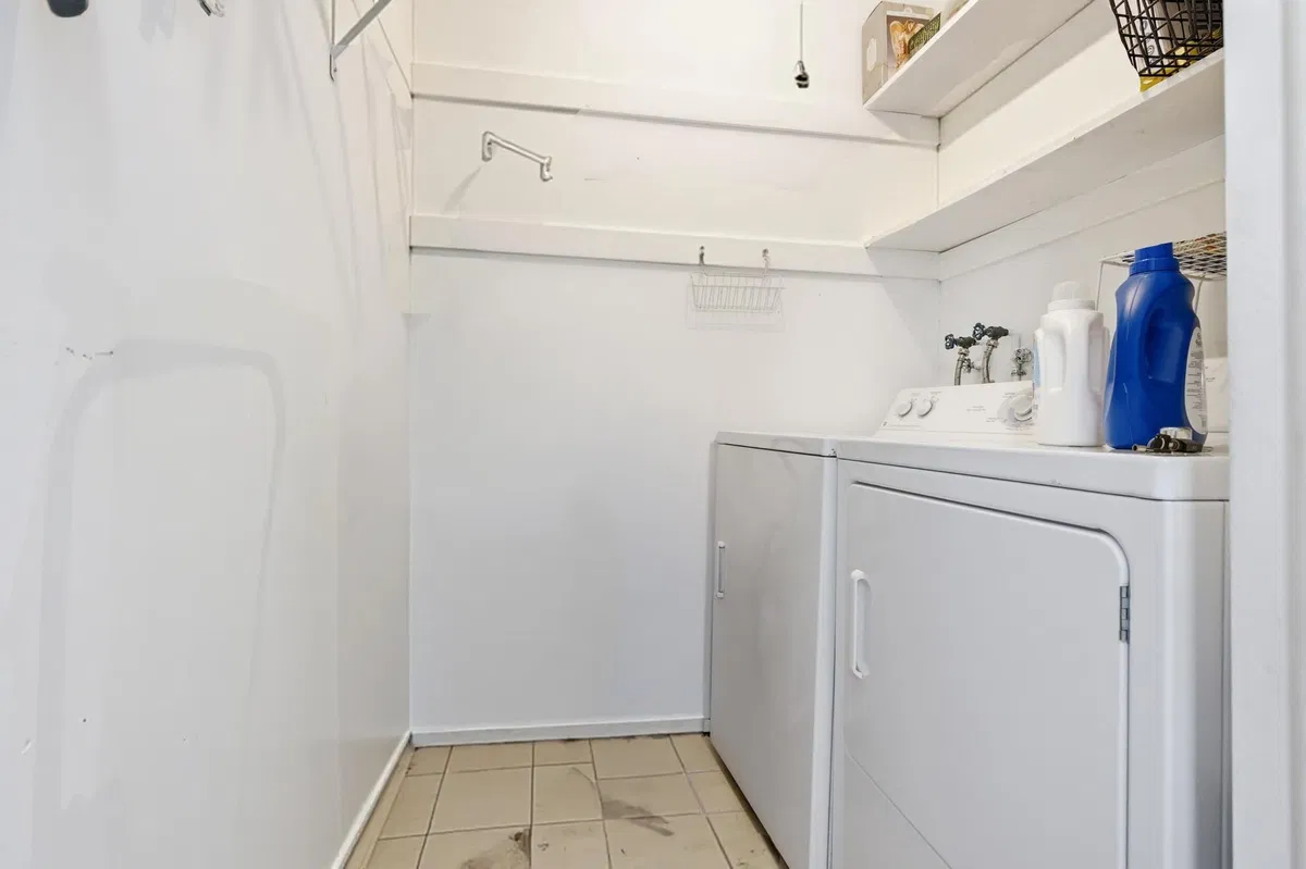 Residence photo 25