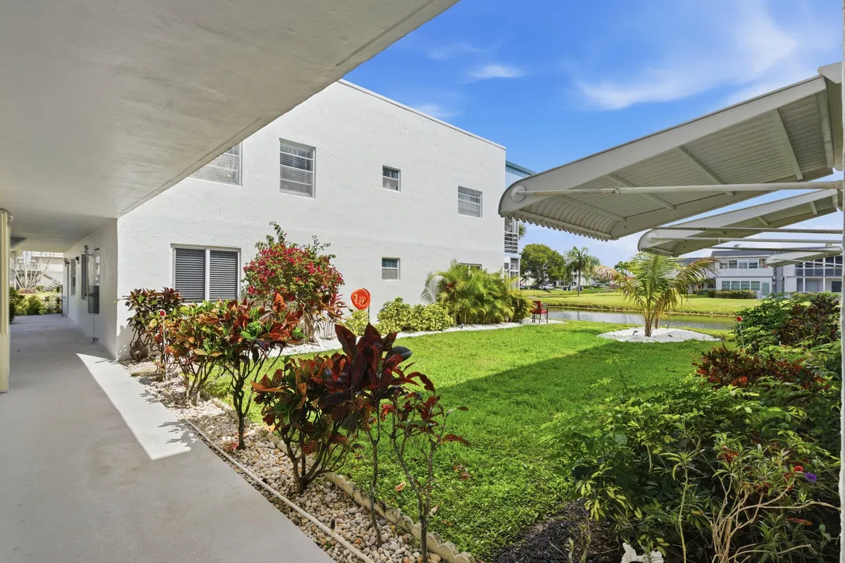 Residence photo 31