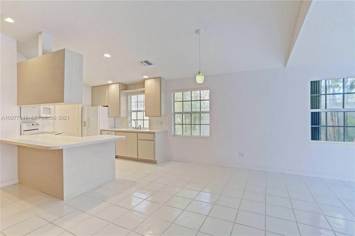 Residence photo 4