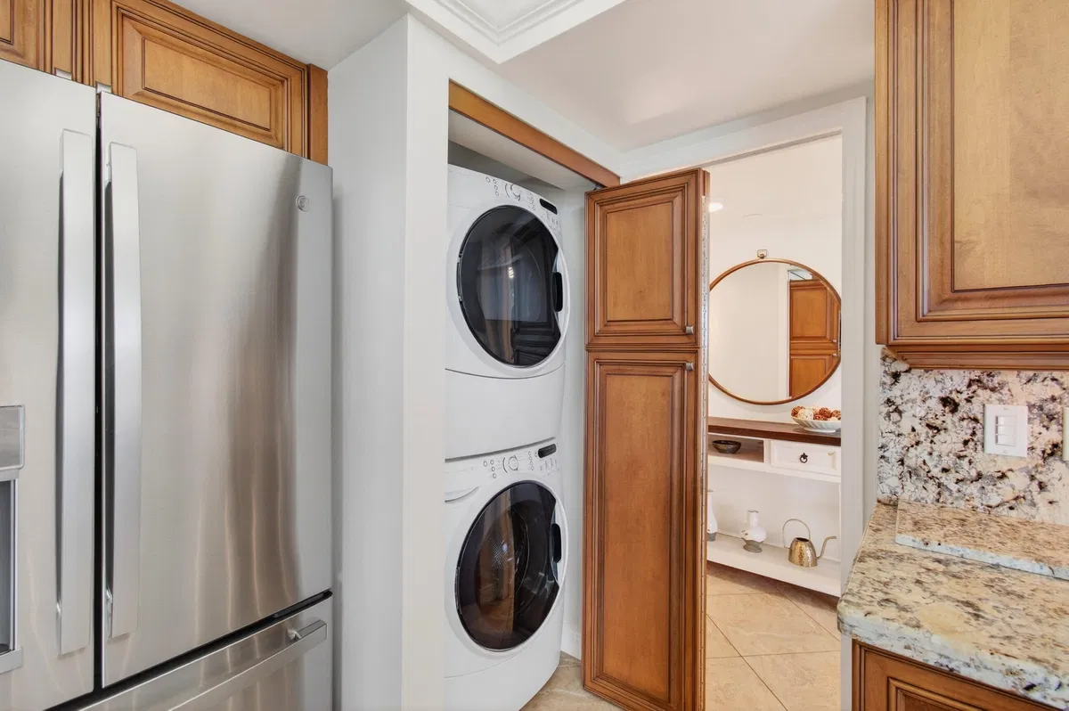  Unit 602 photo 13