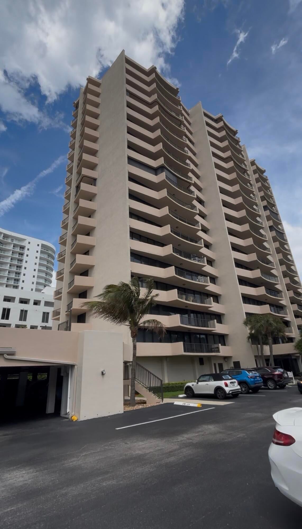 Singer Island Unit 1-605