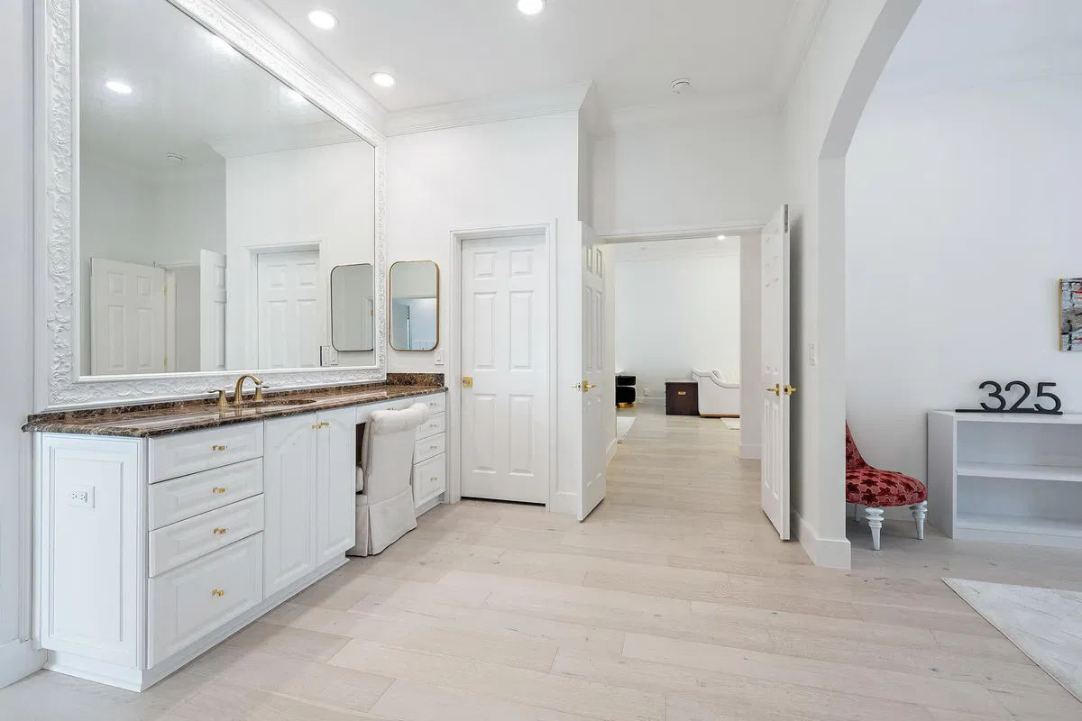 Admirals Cove Residence photo 19