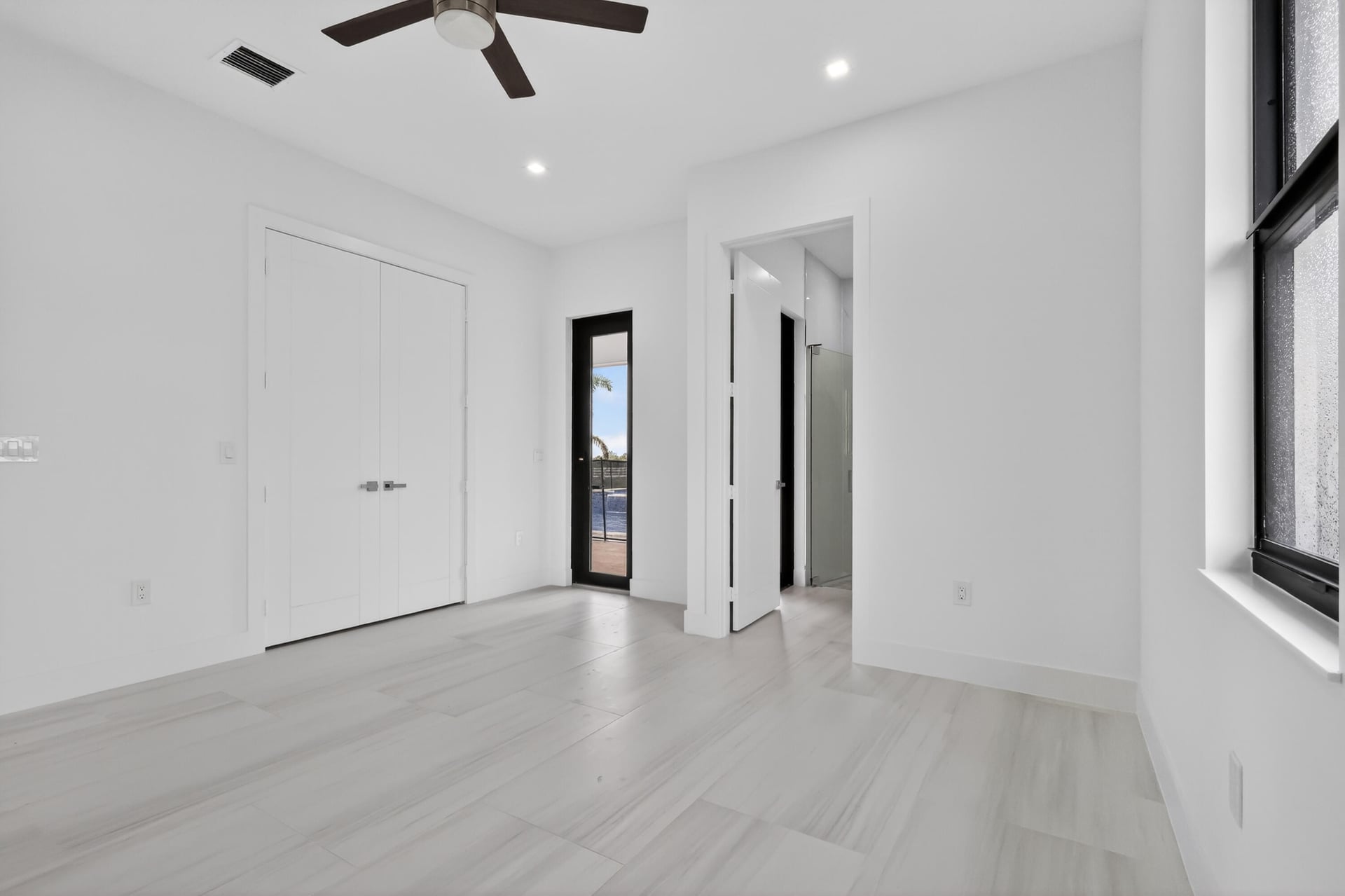 Residence photo 25